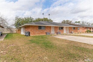 3415 N Kenyon Rd in Edinburg, TX - Building Photo