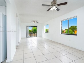 1490 W 42nd Pl, Unit 20-6 in Hialeah, FL - Building Photo - Building Photo