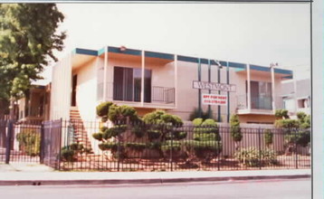 Westmont Apartments in San Leandro, CA - Foto de edificio - Building Photo