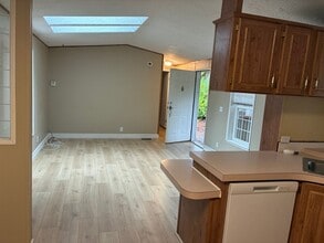 93524 Easy Ln in Coos Bay, OR - Foto de edificio - Building Photo