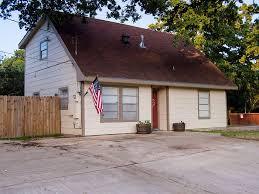 3005 First St in Bryan, TX - Building Photo
