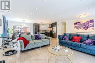 24 Paramount Ct in Toronto, ON - Building Photo