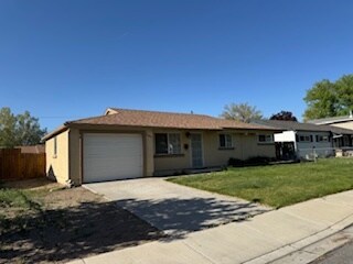 289 Sawyer Way in Sparks, NV - Building Photo