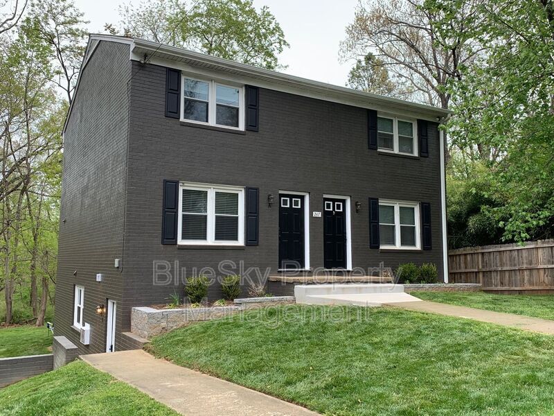 247 Stribling Ave in Charlottesville, VA - Building Photo