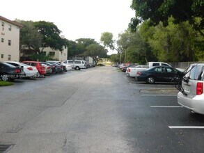 13300 SW 1st St in Pembroke Pines, FL - Building Photo - Building Photo