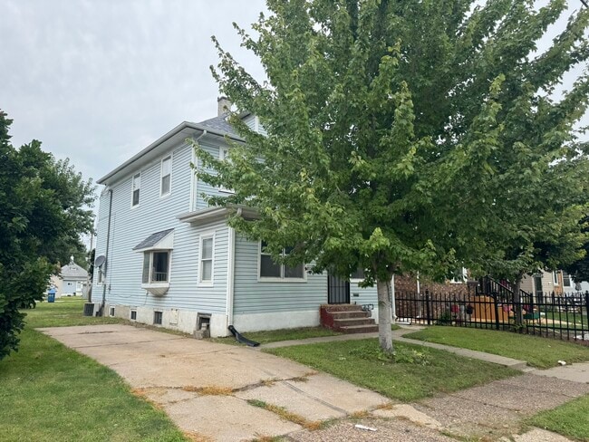 property at 1347 19th St