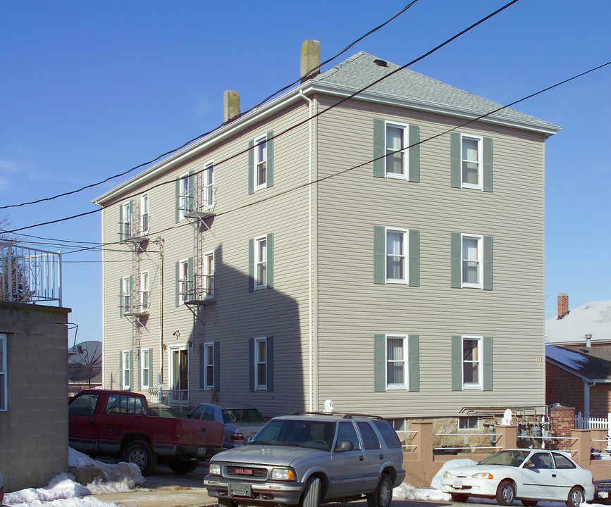 151 Manchester St in Fall River, MA - Foto de edificio
