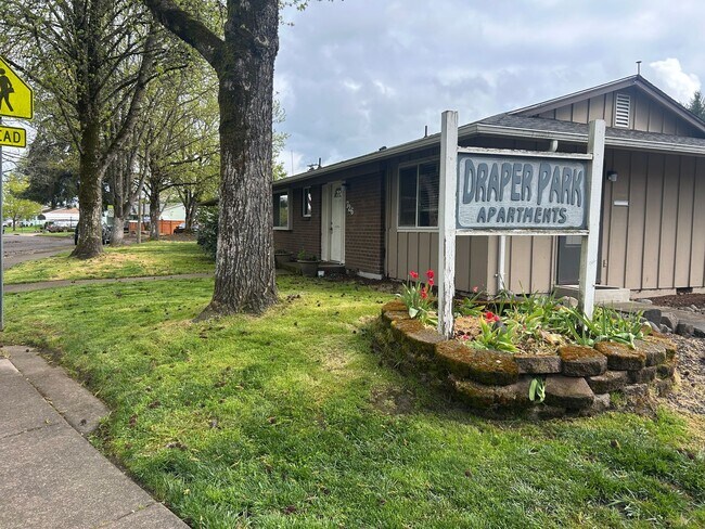 726 32nd Ave SE in Albany, OR - Building Photo - Building Photo