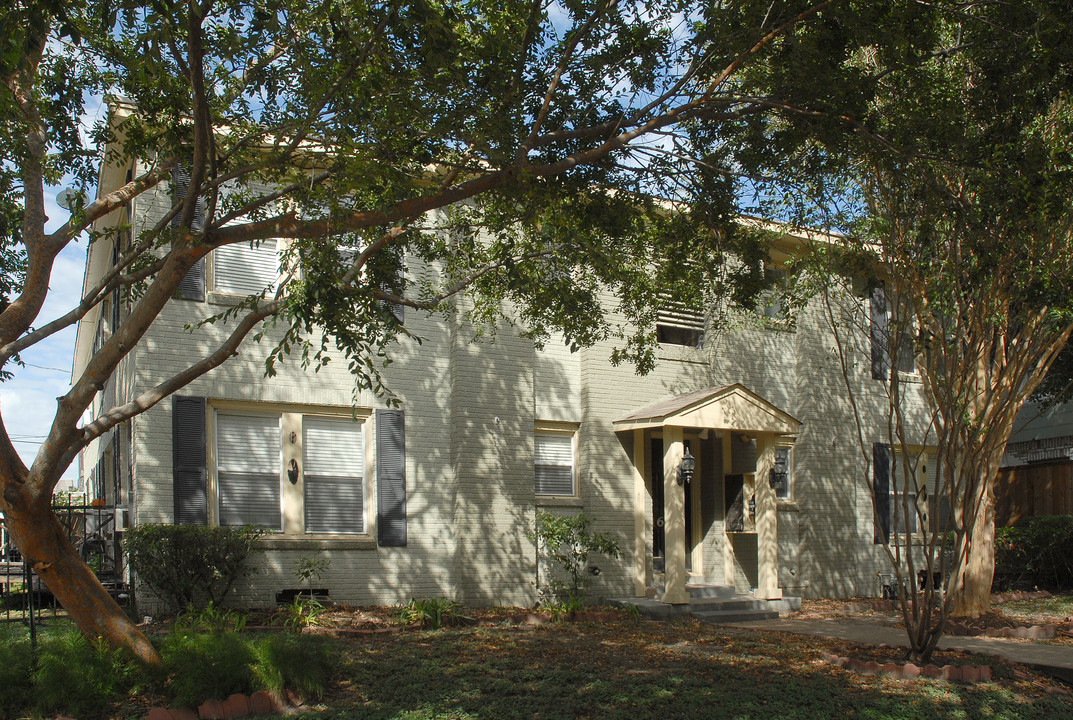 1660 Hawthorne St in Houston, TX - Building Photo