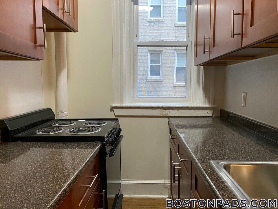 1175 Boylston St in Boston, MA - Building Photo