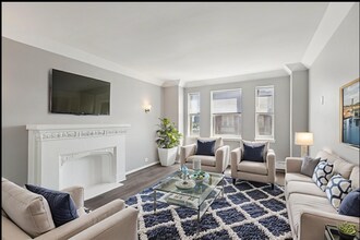 7144 S Jeffery Blvd in Chicago, IL - Building Photo - Building Photo