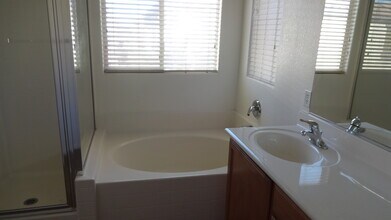 10784 Avenzano St in Las Vegas, NV - Building Photo - Building Photo