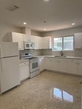 2620 SW 17th St in Miami, FL - Building Photo - Building Photo