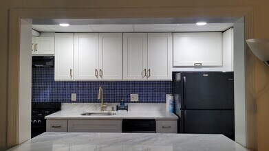 275 Maple Ave in Rockville Centre, NY - Building Photo - Building Photo