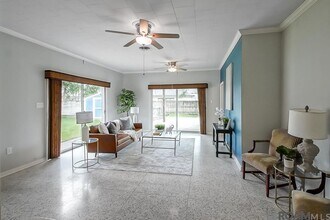 327 Marion Dr in Baton Rouge, LA - Building Photo - Building Photo