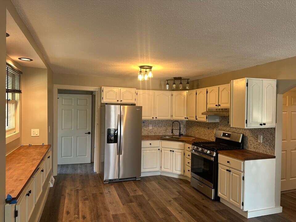 1126 68th St, Unit lower in Kenosha, WI - Building Photo
