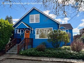 1728 SE Clatsop St in Portland, OR - Building Photo