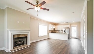 2709 Oxmoor Way in Birmingham, AL - Building Photo - Building Photo