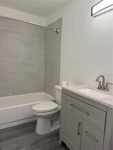 4004 36th Ave Dr W in Bradenton, FL - Building Photo - Building Photo