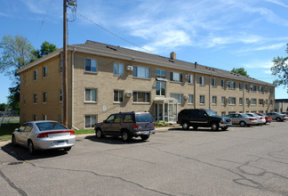 Como Villa Estates in St. Paul, MN - Foto de edificio - Building Photo