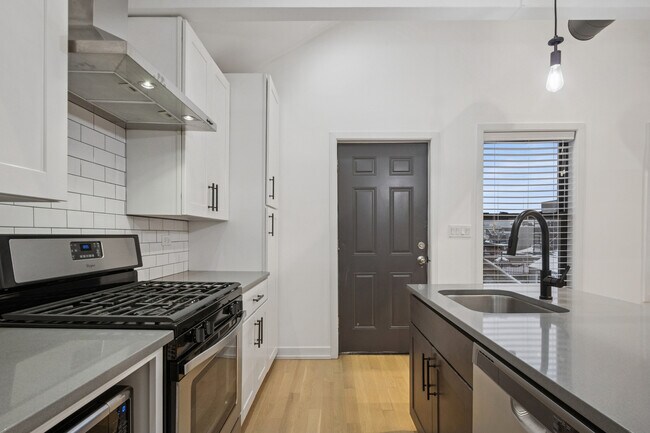 1242 W Huron St in Chicago, IL - Building Photo - Building Photo