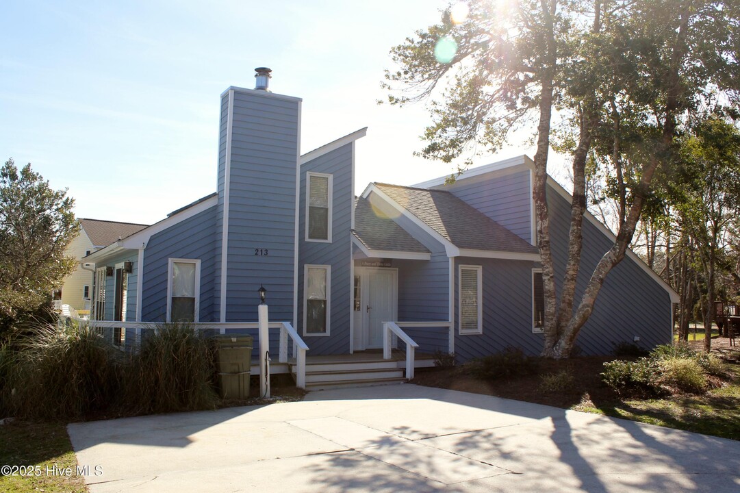 213 Sandfiddler E in Emerald Isle, NC - Building Photo