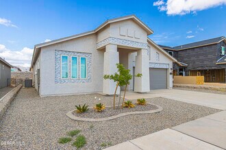 10725 Walden Pond St in El Paso, TX - Building Photo - Building Photo