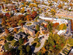 Clare Court in Baltimore, MD - Foto de edificio - Building Photo