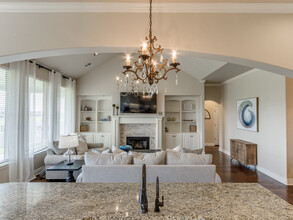 19021 Meadows Crossing Dr in Edmond, OK - Foto de edificio - Building Photo