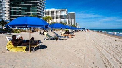 2030 S Ocean Dr in Hallandale Beach, FL - Foto de edificio - Building Photo