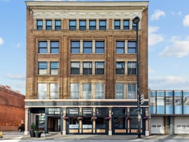 335 W 5th St, Unit 204 in Cincinnati, OH - Building Photo