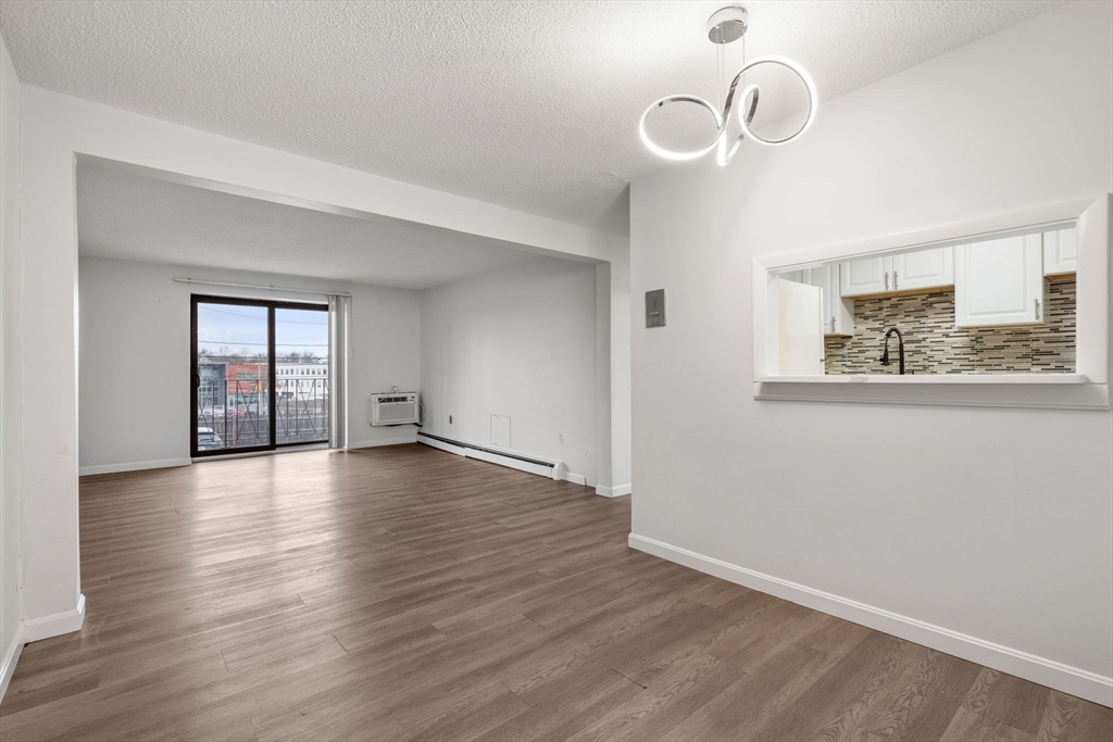 26 Waverly St, Unit #206 in Boston, MA - Building Photo