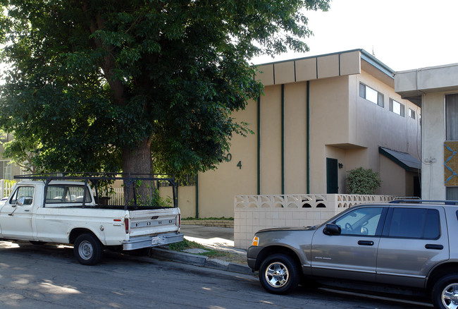 1204 N Wexham Way in Inglewood, CA - Foto de edificio - Building Photo