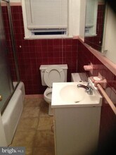 1003 W Godfrey Ave in Philadelphia, PA - Building Photo - Building Photo