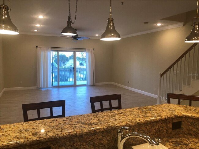 11595 Gulf Blvd in Treasure Island, FL - Building Photo - Building Photo