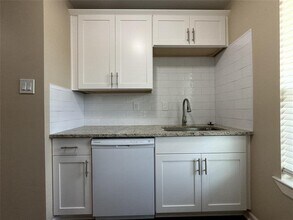 5550 N Braeswood Blvd in Houston, TX - Building Photo - Building Photo