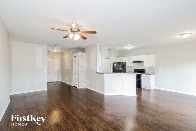 3332 Rogue St in North Port, FL - Foto de edificio - Building Photo