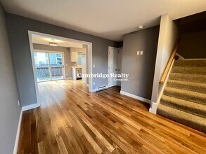 66 Murdock St, Unit T in Somerville, MA - Building Photo - Building Photo