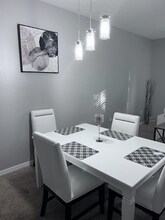 2410 Middleton Grove Dr in Brandon, FL - Building Photo - Building Photo