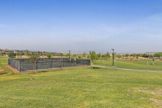 530 Red Lovebird Ave in Henderson, NV - Building Photo - Building Photo