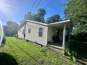 1096 Fountain St in Dothan, AL - Foto de edificio - Building Photo
