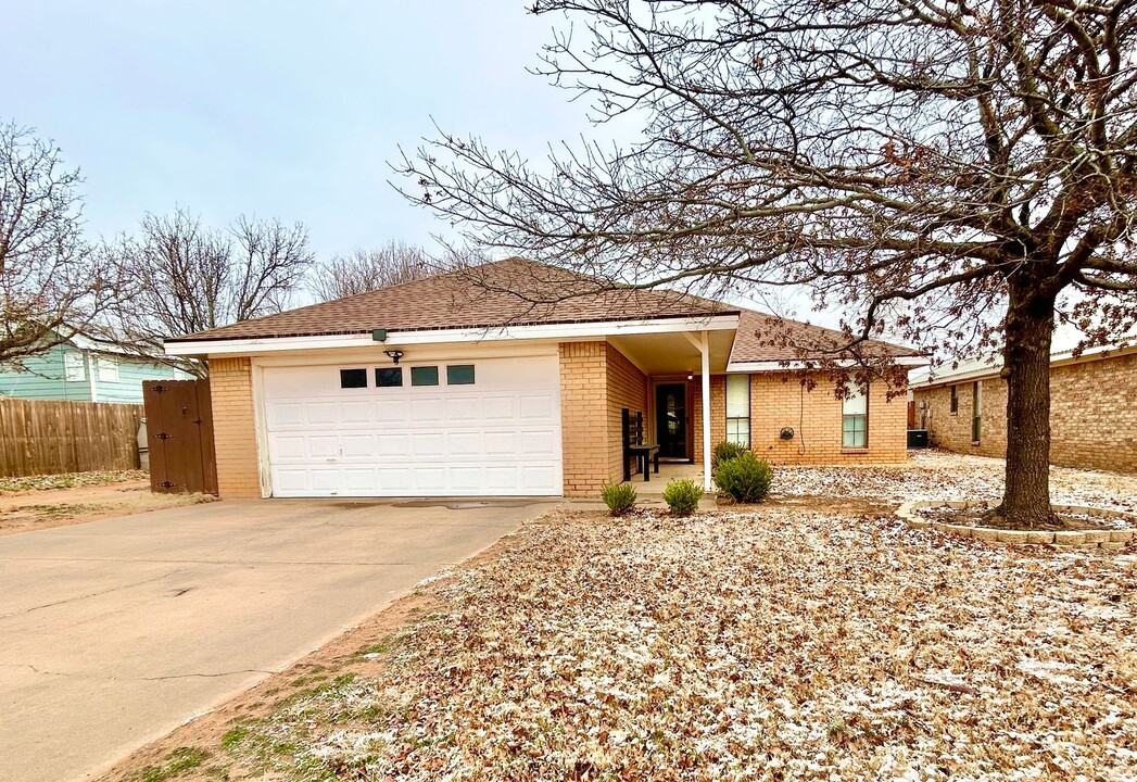 9605 Colton Ave in Lubbock, TX - Building Photo