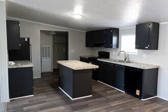 120A Parker Dr in Sanger, TX - Building Photo - Building Photo