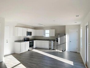 142 Queens Cir in Laurens, SC - Building Photo - Building Photo