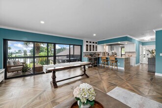 13400 Polo Rd W in Wellington, FL - Building Photo - Building Photo