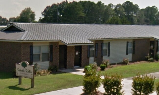 property at 11 Villas St