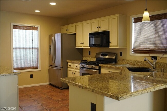 8037 N Cabbage Cove St in Las Vegas, NV - Building Photo - Building Photo