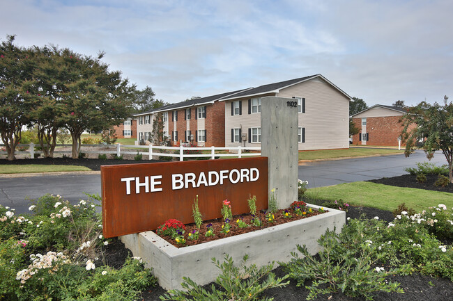 The Bradford Apartments in Greer, SC - Foto de edificio - Building Photo