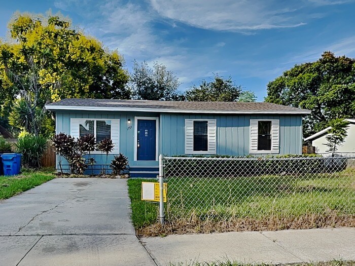 1737 Ave C NE in Winter Haven, FL - Building Photo