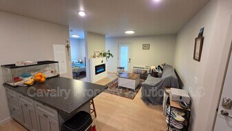 1221 Commonwealth Ave in Duluth, MN - Building Photo